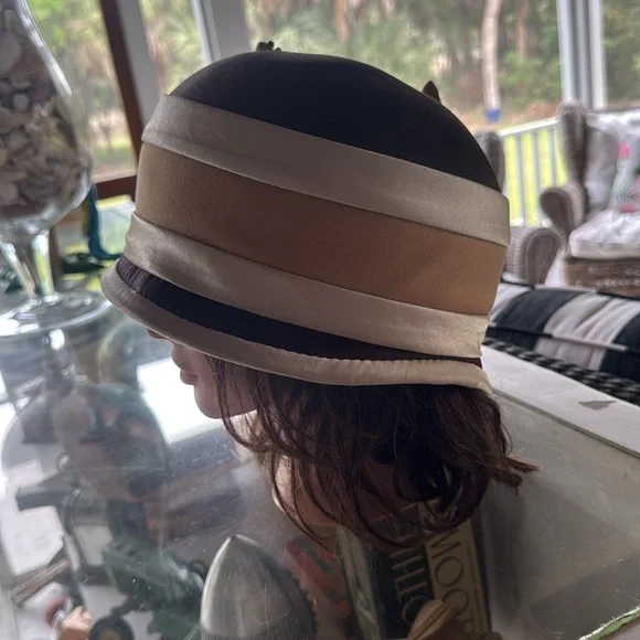 Midnight velvet Vintage brown tan and beige hat with feathers 🪶 - Picture 3 of 6